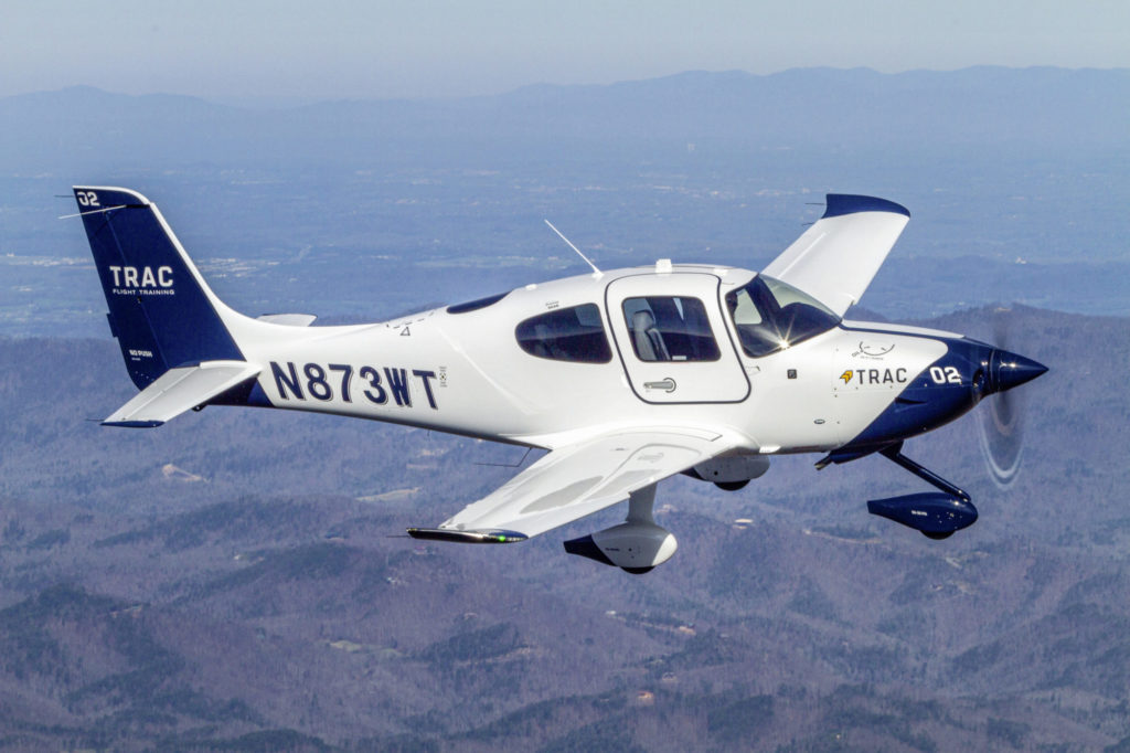 Auf der AERO 2023 zeigt Cirrus Aircraft das Sondermodell TRAC SR20.