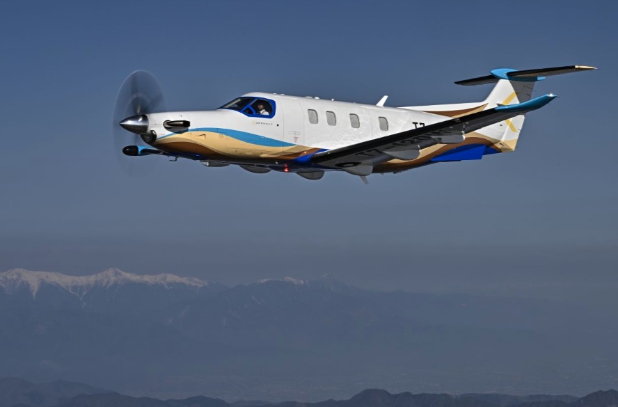 Pilatus PC-12 NGX 模型 元箱付き