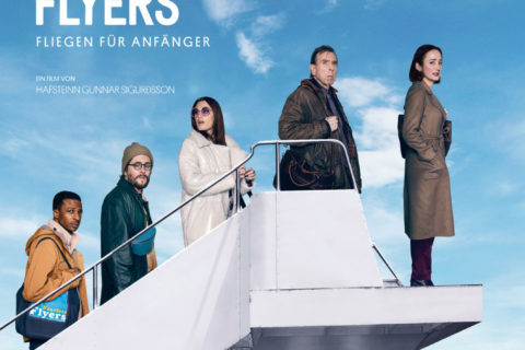 Gemeinsam abheben in die Welt der Komödie: 'Fearless Flyers – Fliegen für Anfänger' geht am 12. Oktober 2023 in die Kinos.