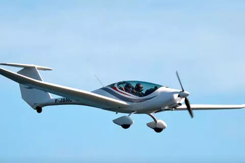 Der neue Motorsegler Phoenix von JMB Aircraft.