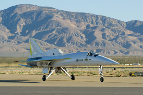 Die XB-1 von Boom Supersonic beim Rollen.