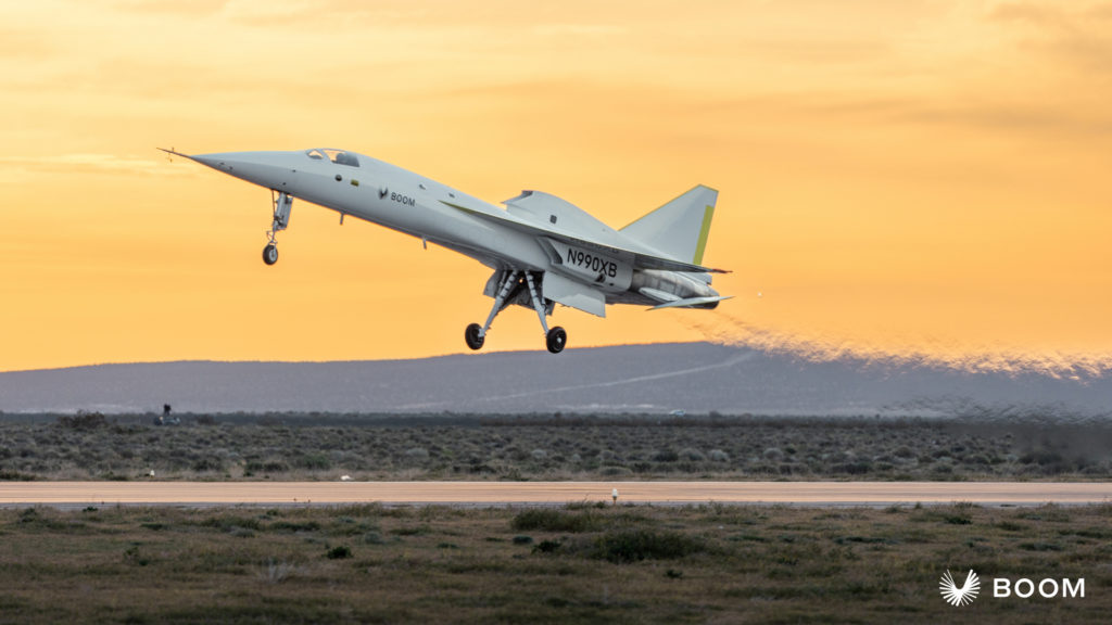 Die XB-1 von Boom Supersonic beim Start am Mojave Air & Space Port