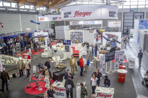 Der fliegermagazin-Messestand und die Engine-Area.