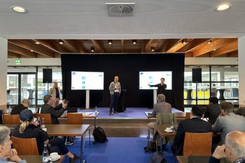 Jean Botti und Yuichiro 'Jamie' Imai diskutieren über die Zukunft hybridelektrischer Flugsysteme am AERO Hydrogen & Battery Summit 2024, mit dem Moderator Morell Westermann.