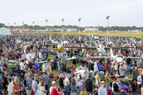Aktuell gibt es Vergünstigungen auf die EAA AirVenture Tickets.