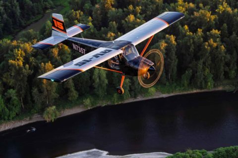 Erster Hochdecker von Van’s Aircraft: Die RV-15 geht überraschend früh in Serie und soll Buschfliegern kurze Landestrecken bei 140 Knoten ermöglichen.