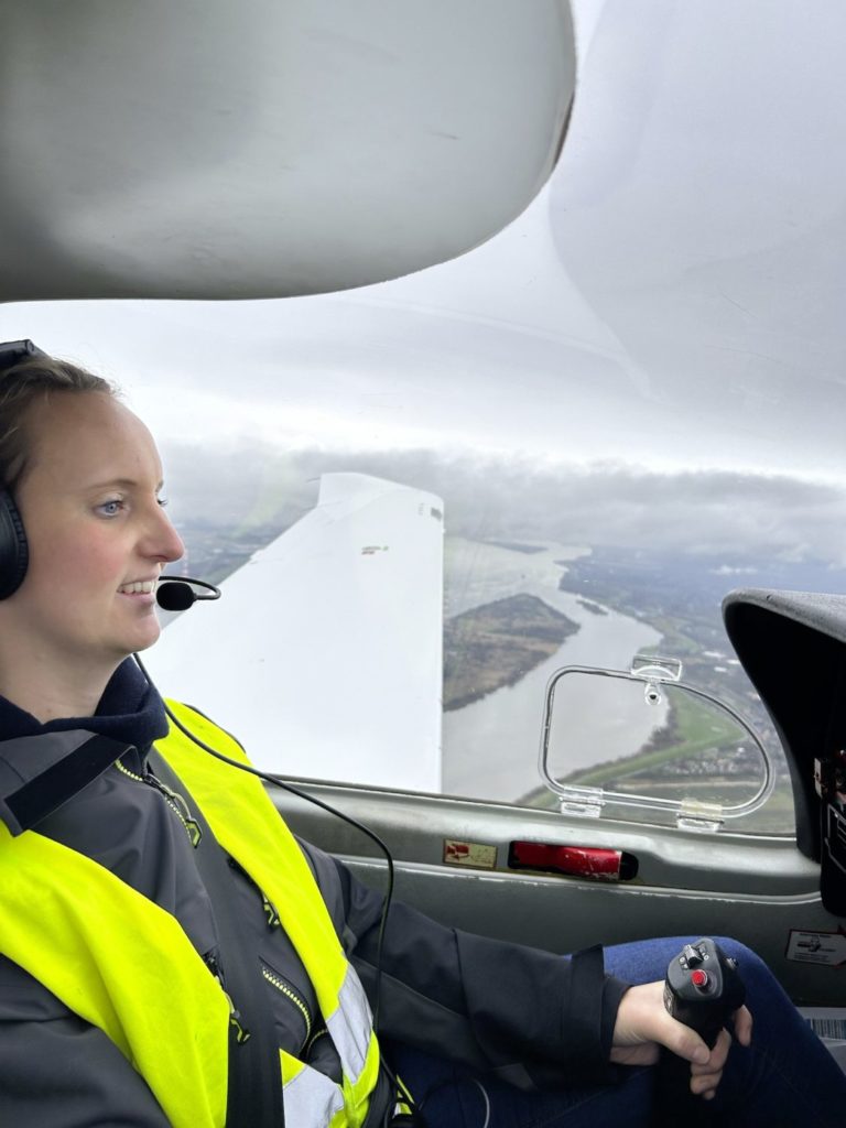 Isabella in einer Diamond DA40