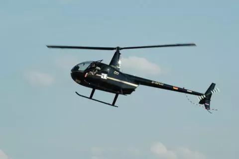 Hubschrauber fliegen lernen: Zum Beispiel mit einem Robinson R44